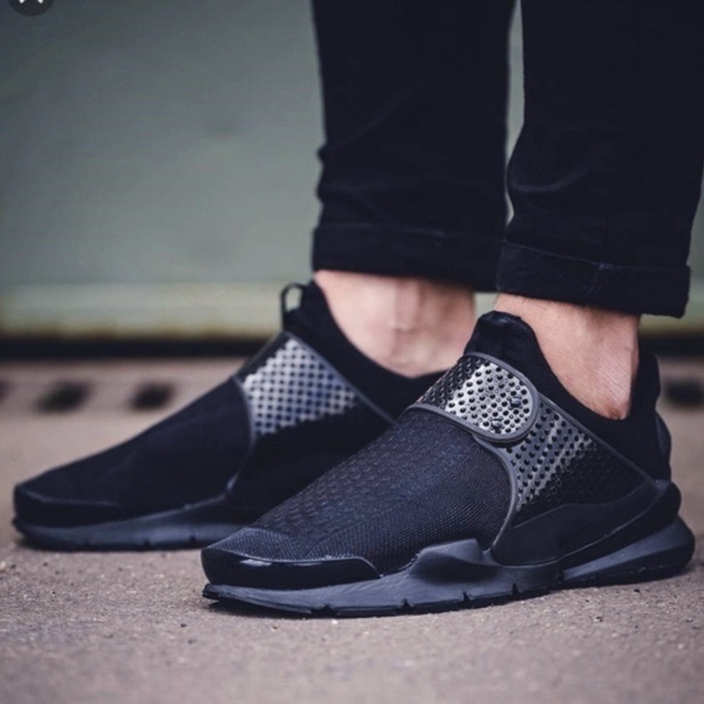 NIB Nike Men's Sock Dart Black Running Sneaker - Picture 1 of 8